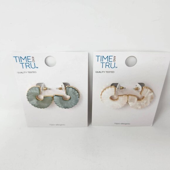 Lot of 2 Pairs Scalloped Earrings Time And Tru Hypo-Allergenic Earrings - Picture 4 of 8